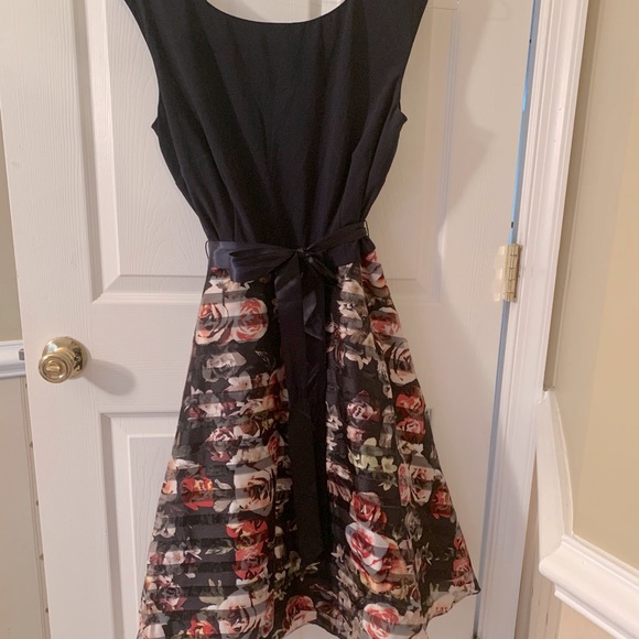 Look Fabulous in this Fit and Flare Dress - Picture 1 of 8